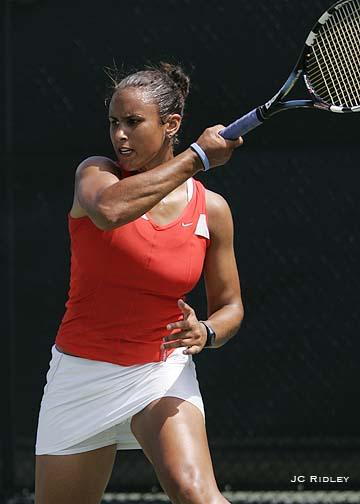 Megan Bradley  vs. Cal's Suzi Babos 5-14-05.jpg